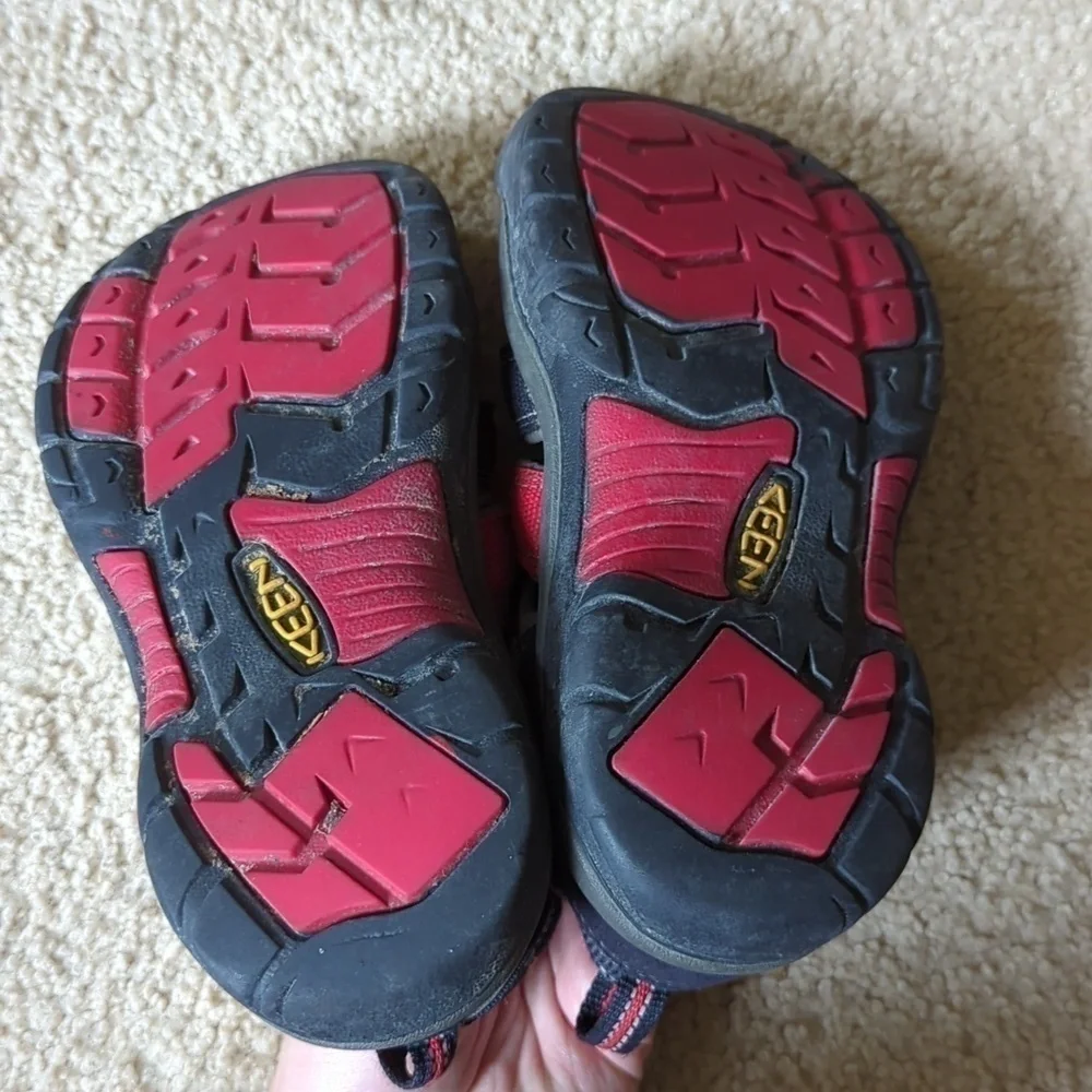 Keen Black & White Velcro Hiking Outdoor Sandals Size Kids 2